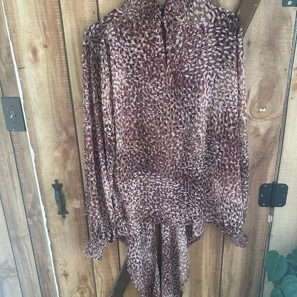 Express Pink Patterned Blouse - Picture 2 of 8